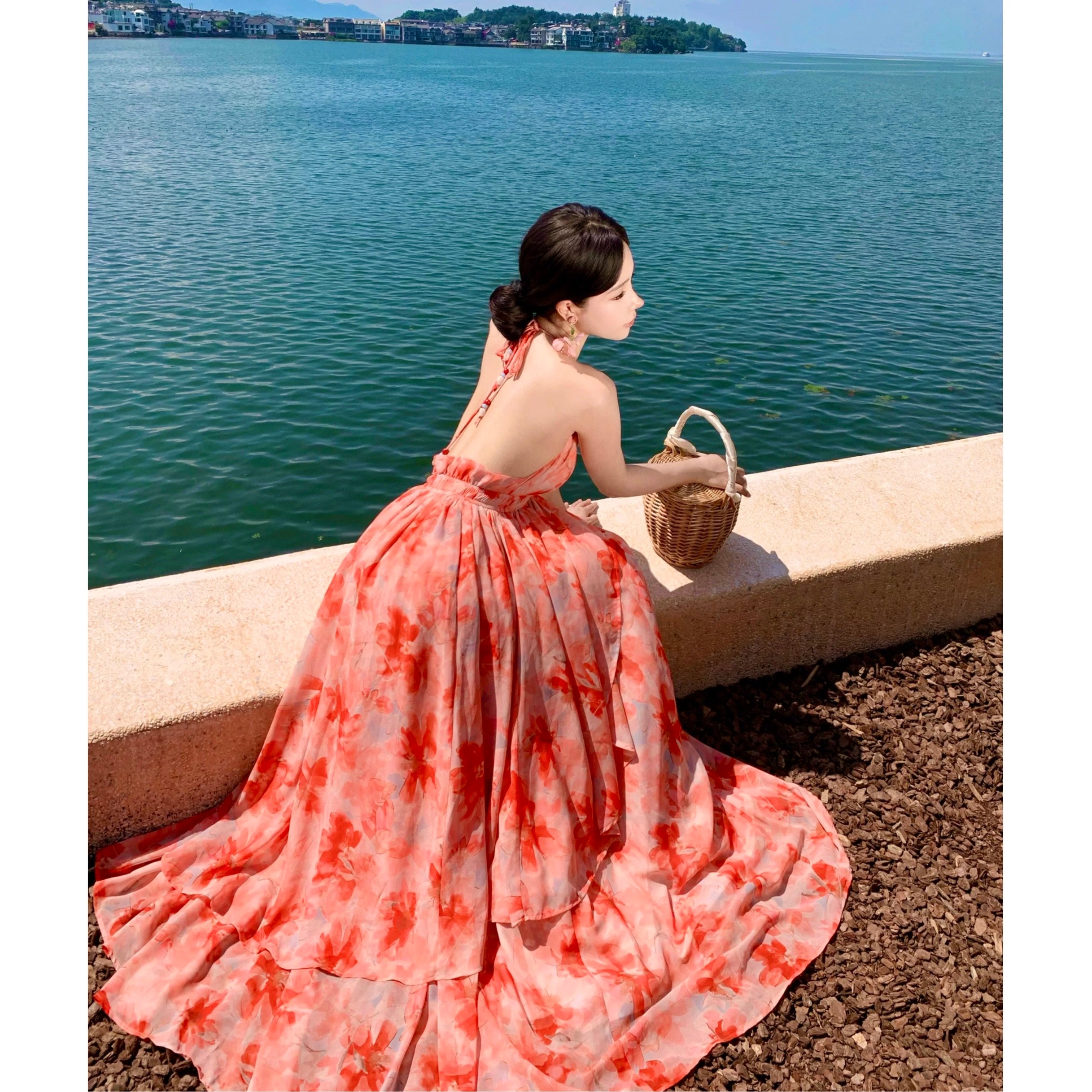 Vacation style halter V-neck dress